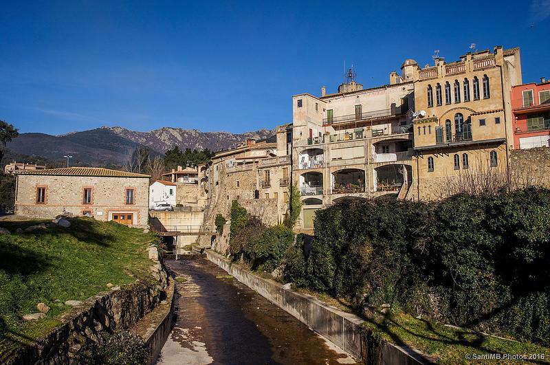 Hotel La Fonda Dels Pirineus มาซาเน็ต เด คาเบรนิส ภายนอก รูปภาพ