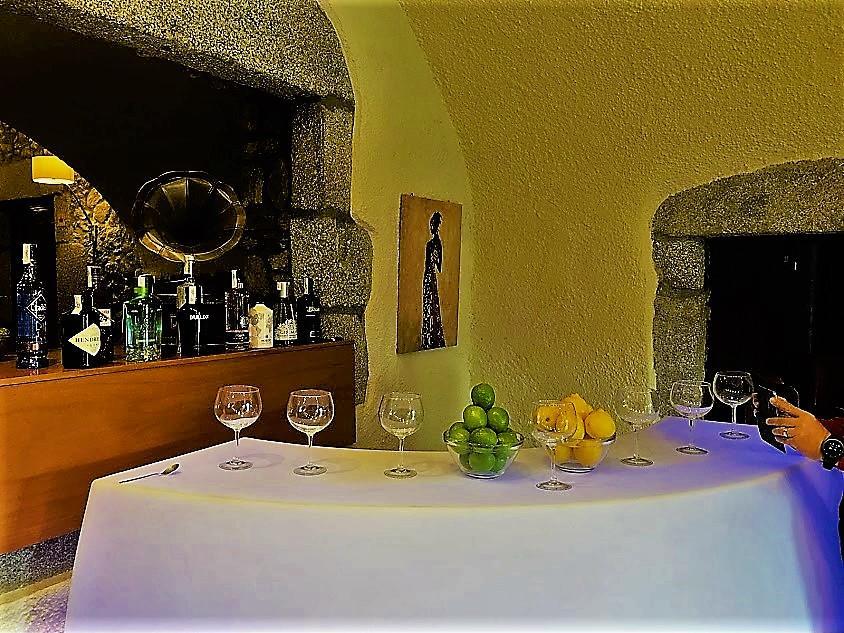 Hotel La Fonda Dels Pirineus มาซาเน็ต เด คาเบรนิส ภายนอก รูปภาพ