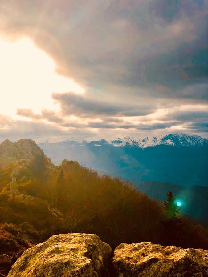 Hotel La Fonda Dels Pirineus มาซาเน็ต เด คาเบรนิส ภายนอก รูปภาพ