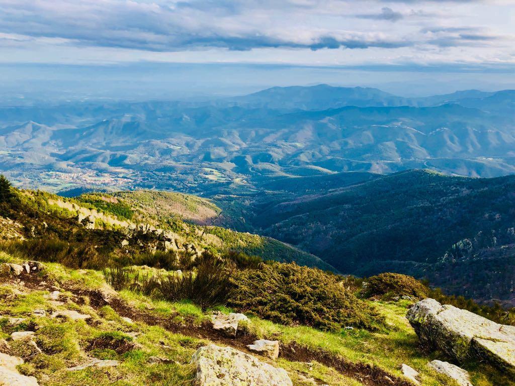 Hotel La Fonda Dels Pirineus มาซาเน็ต เด คาเบรนิส ภายนอก รูปภาพ